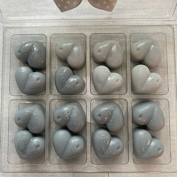 Puppy Snuggles Wax Melts - Picture 2 of 2